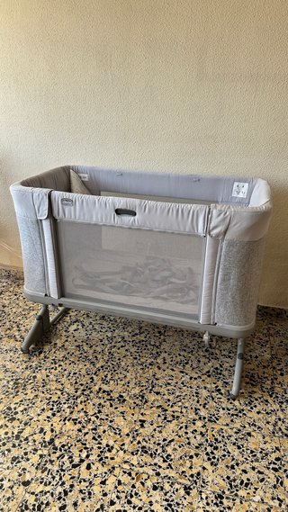 Cuna Chicco Next2Me Forever Gris