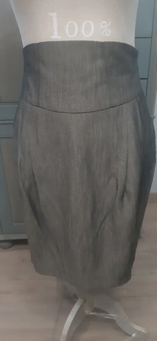 Falda entallada Zara