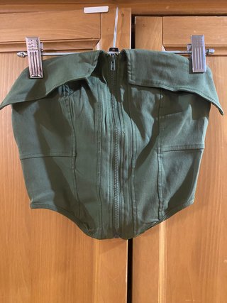 Top Shein Hombros al Aire Verde