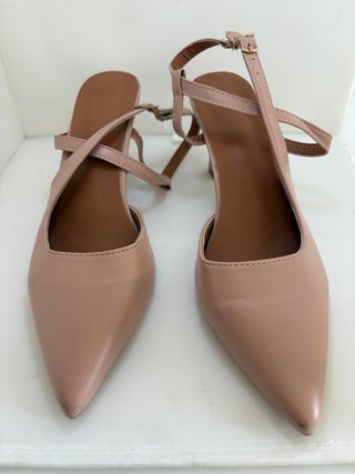 Zapatos destalonados tacón bajo beige