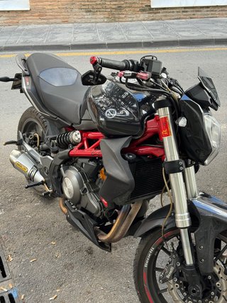 Moto Benelli BN302