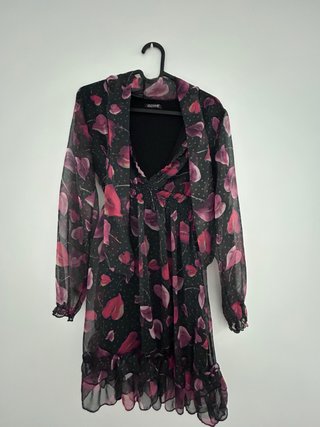 Vestido Floral con Escote