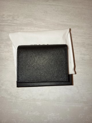 Cartera Negra de Piel Texturizada