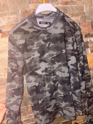 Camiseta Bershka Camuflaje Talla L