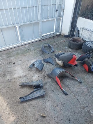 Plásticos y piezas Aprilia SR 50