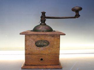 Antiguo molinillo de café Peugeot Frères. Principios s.XX.