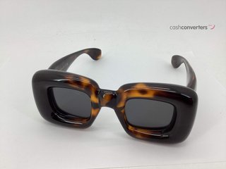 gafa de sol señora loewe lw40098i