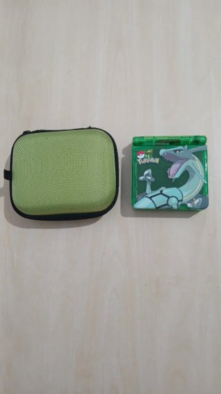 Game Boy Advance SP +Estuche +Cargador.