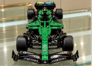 LEGO Technic Aston Martin AMR25