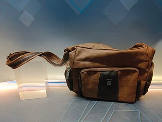 Bolso de piel by clair,s bags en perfecto estado