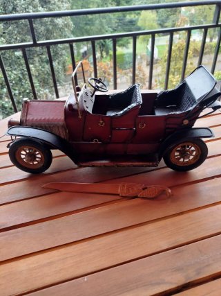 Coche Clásico Retro Metálico