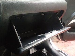 GUANTERA Toyota Corolla Verso (R1)(2004->)