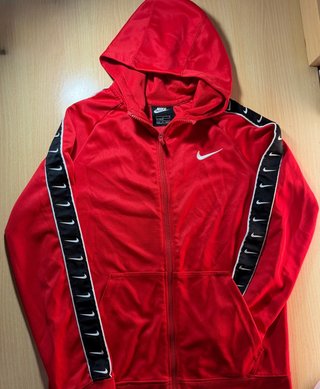 Chaqueta Nike Roja y Negra
