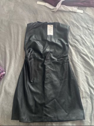 Vestido de cuero negro Zara