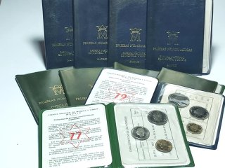 Lote 10 carteras PRUEBAS NUMISMÁTICAS FNMT 77 y 79