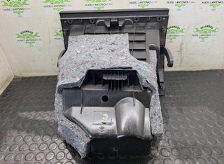Guantera renault 685000045r master doka 112081