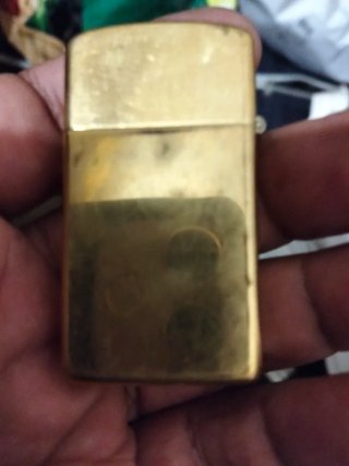 Accendino Zippo Dorato, senza gas