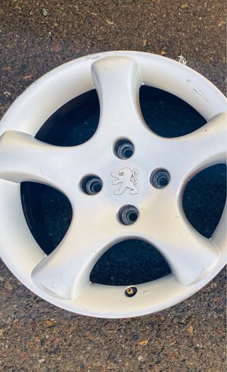 3 Llantas Peugeot de 15 pulgadas