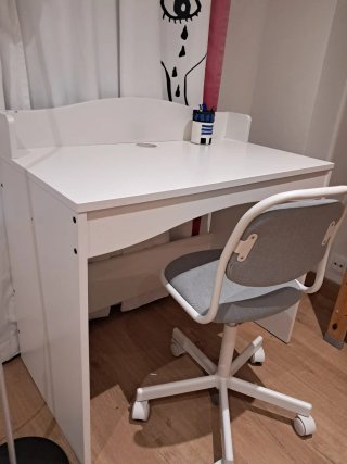 Mesa de escritorio infantil con silla