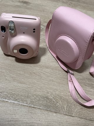 Cámara Instax Mini 11 Rosa con funda