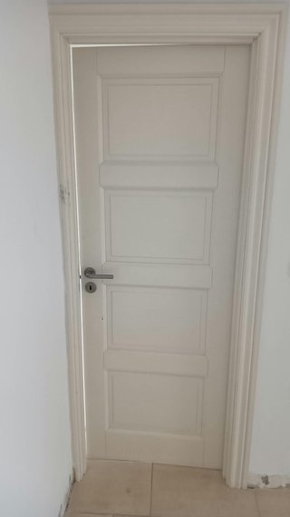 Puerta de Madera Blanca