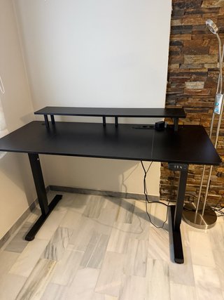 Mesa de escritorio elevable negra