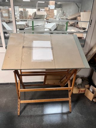 Mesa de Delineante Antigua de Madera