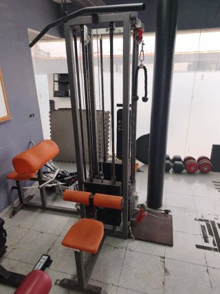 Multiestación Poleas  Gimnasio jalon remo curl gym