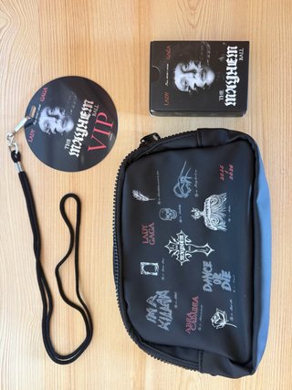 Merchandising VIP Lady Gaga The Mayhem Ball