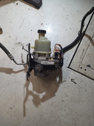 Bomba de dirección Dacia Sandero