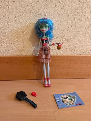 Muñeca Monster High Ghoulia Yelps Isla Calavera