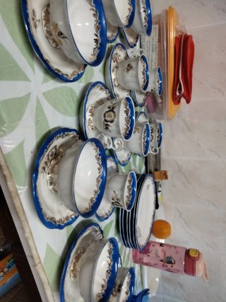 Set de Tazas y Platos de Porcelana