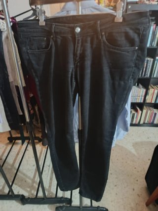 Pantalones varios modelos, hombre y mujer