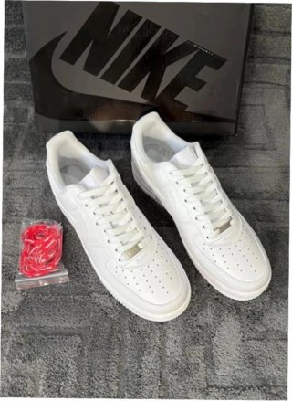 Nike Air Force 1 Low Supreme Blancas Talla 37.5