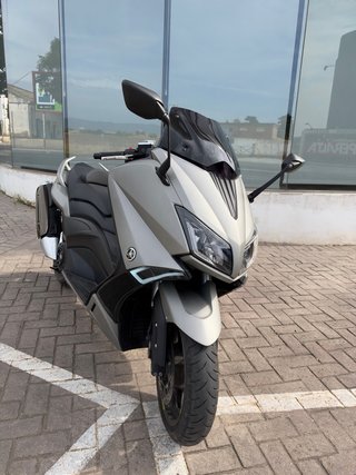 Yamaha TMAX Gris