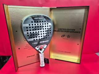 Pala de Padel Bullpadel Vertex 04 W Premier 26.