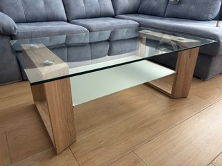Mesa de centro de madera y cristal