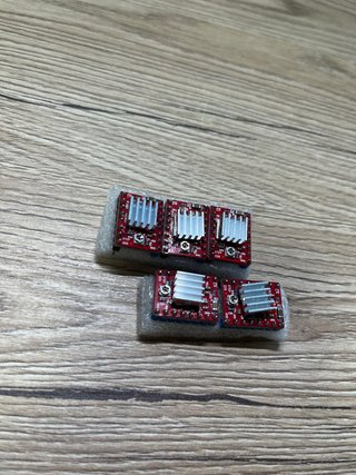5 Drivers genéricos (A4988/DRV8825)