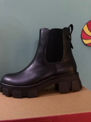 Botines Negros Estilo Chelsea