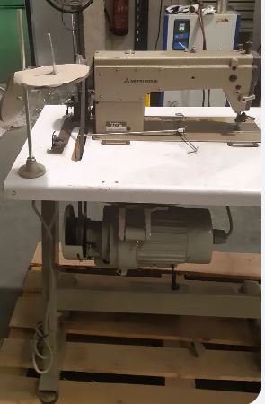Máquina de coser industrial Mitsubishi LS2-130