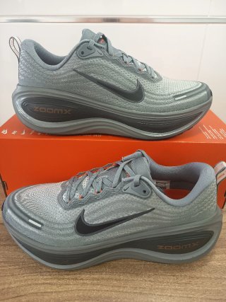 Nike Vomero Plus talla 44