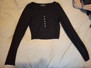 Crop top manga larga Bershka negro