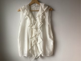 Blusa Blanca con Volantes
