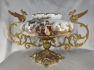 Centro de mesa de porcelana y bronce dorado
