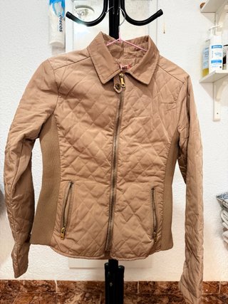 Chaqueta acolchada beige