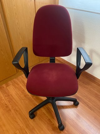 Silla de escritorio con ruedas