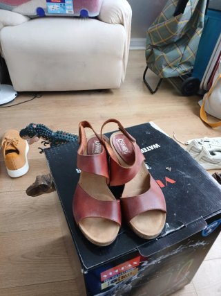 Sandalias de Piel con Tacón Chamby