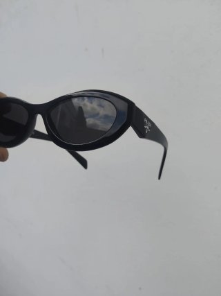 Gafas de sol Prada de mi hermana, no las quiere