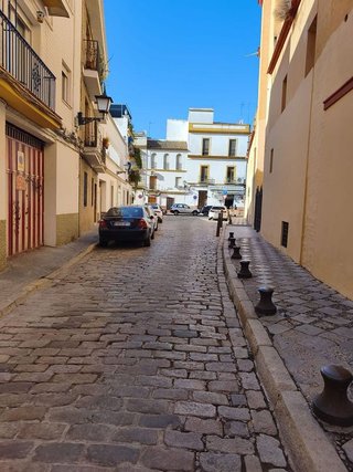 Local comercial en alquiler en Calle Betis - Pagés del Corro en Sevilla