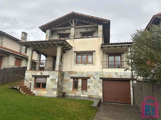 Casa adosada en venta en Valverde de la Virgen